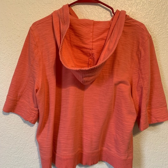 Women’s Blouse-Size16/18 - Picture 2 of 2